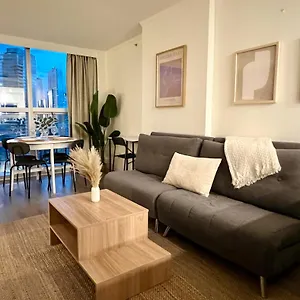 Stunning Skyline Views In A Cozy And Stylish Abode Apartment Vancouver