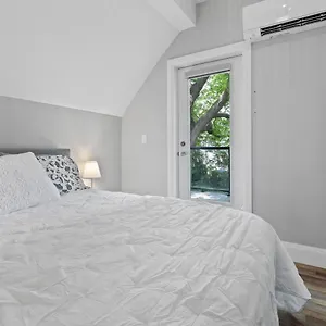 Entire 1 Bedroom Across From Google - Br5 Kitchener